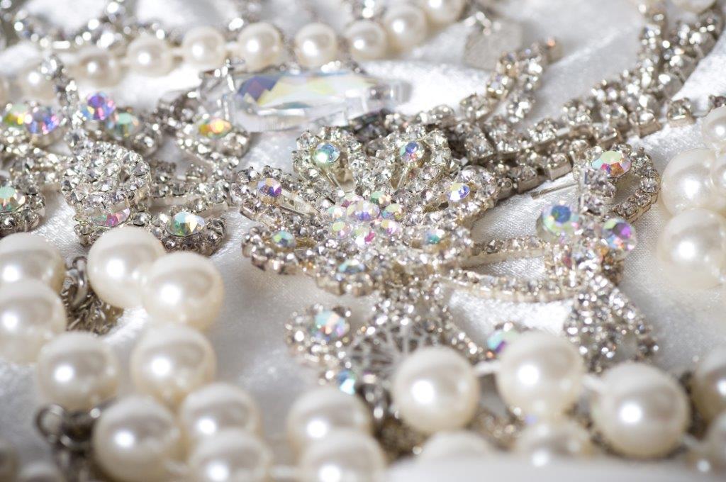 You will find diamonds, pearls and more at this jewelry store