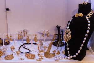 B & B Pawn and Gold is here for jewelry buyers in the Mesa area!